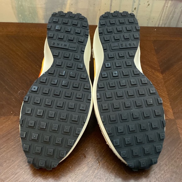 Nike Waffle Debut Vintage Muslin/Coconut milk/Campfire Orange/Black Women’s 7 - Picture 5 of 7